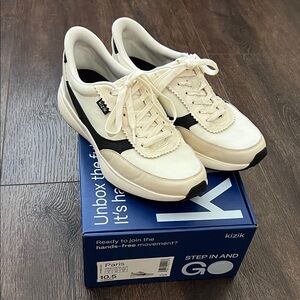 Kizik Women's Paris slip on Sneakers